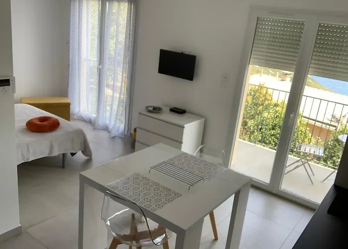 Village Cap-corse * Brando